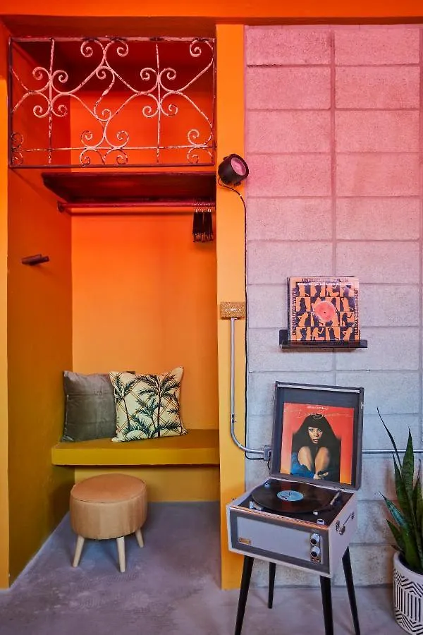 Mood Haus By Dw - 70'S Retro Stays San Juan Apartment